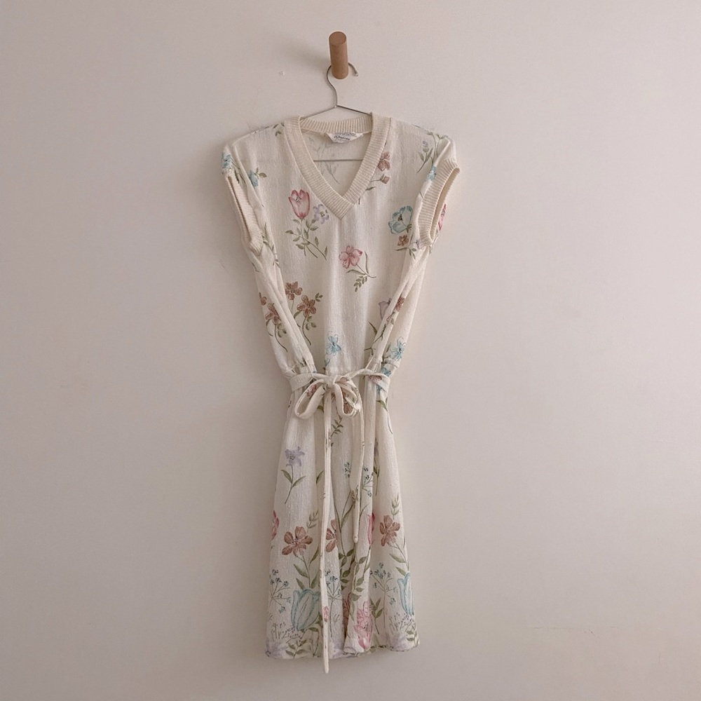 Very pretty floral wrap dress size small/ 4